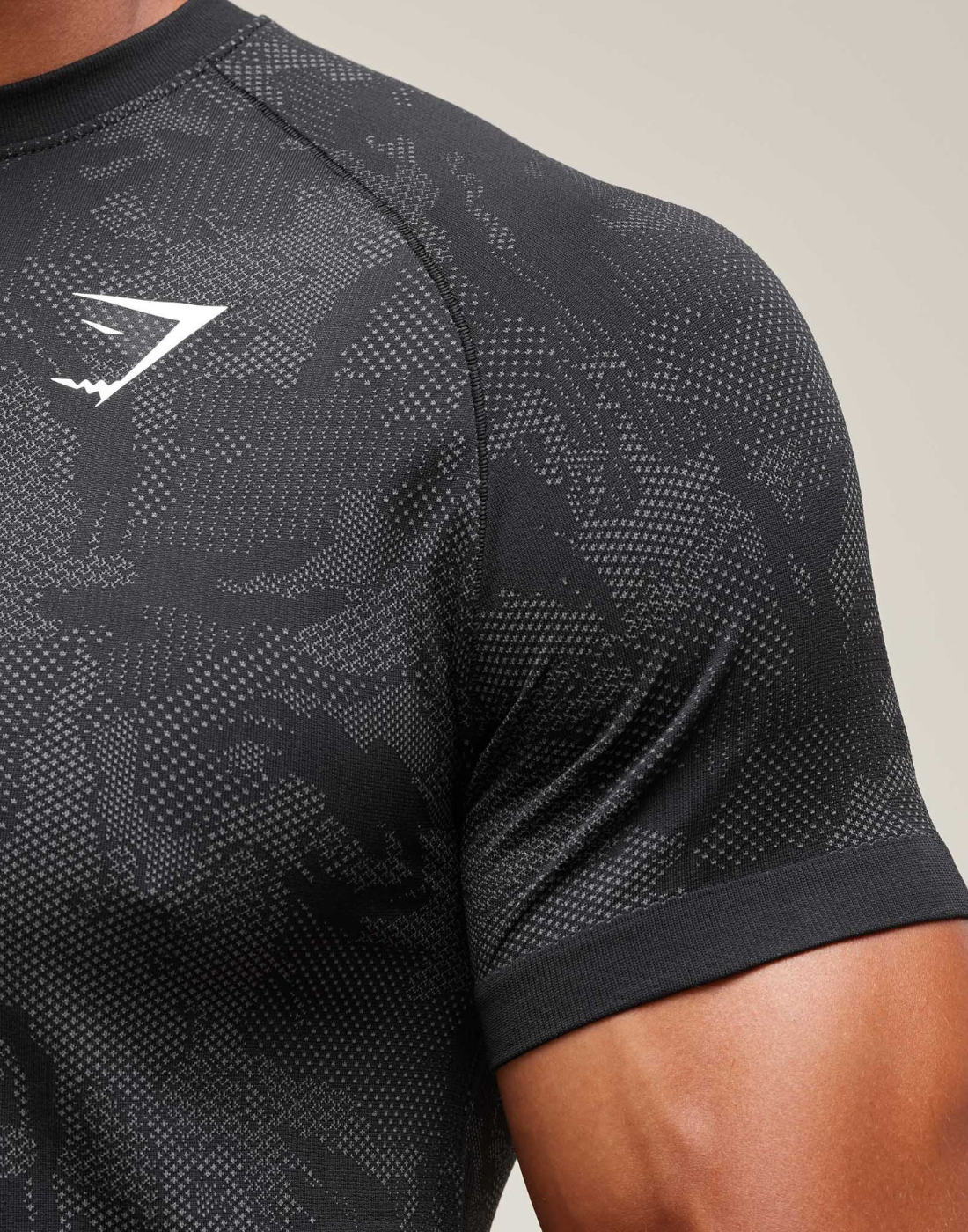 GEO SEAMLESS T-SHIRT PRE-ORDER