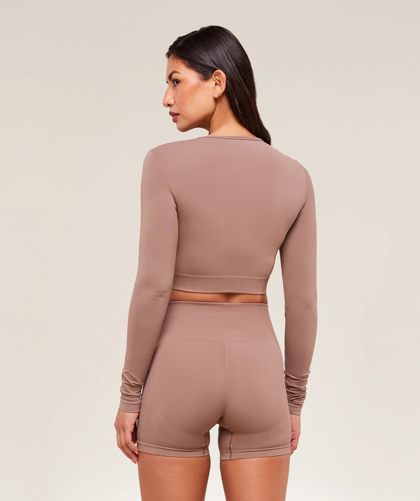 EVERYDAY SEAMLESS LONG SLEEVE CROP TOP PRE-ORDER