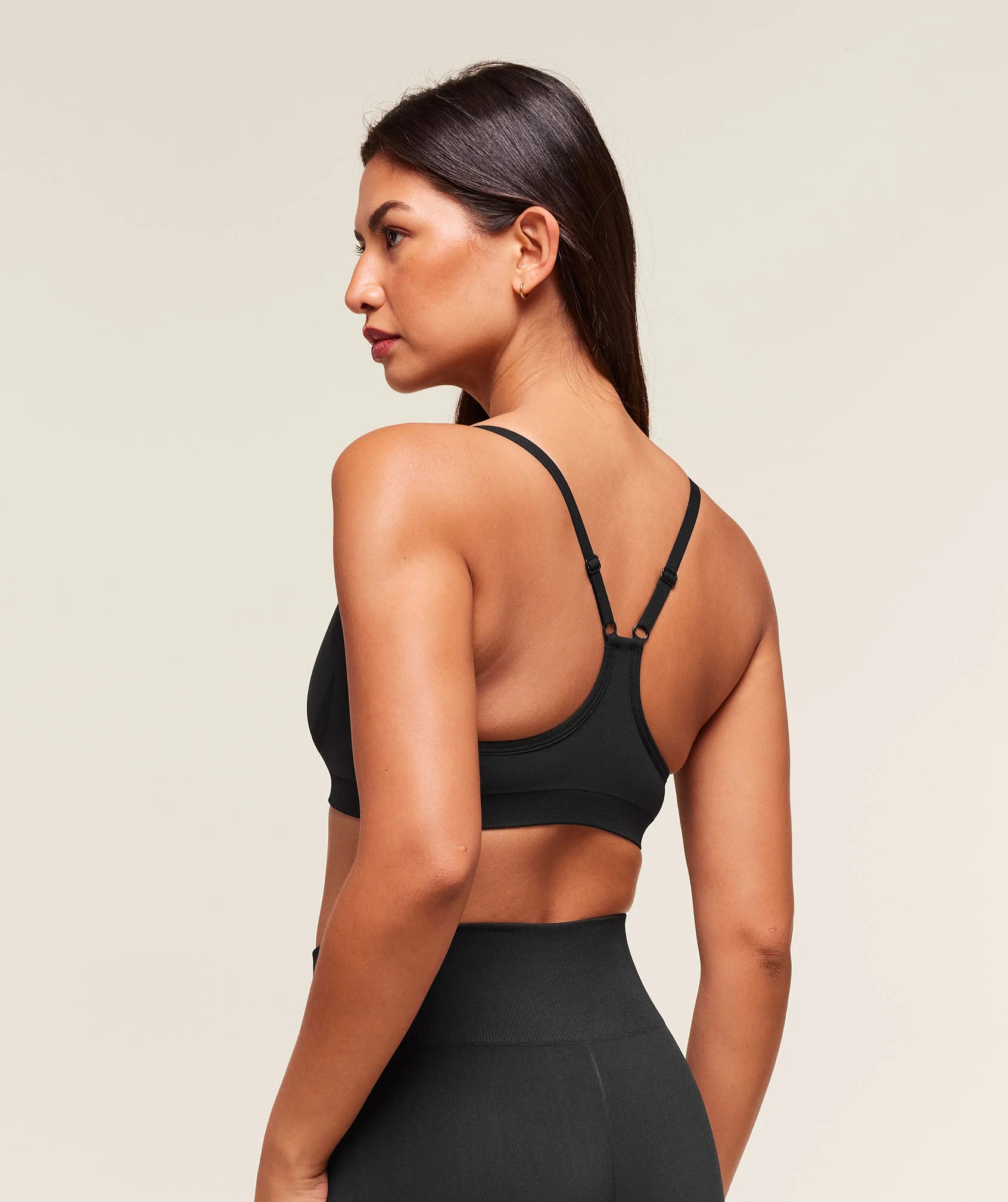 EVERYDAY SEAMLESS RACERBACK SPORTS BRA PRE-ORDER